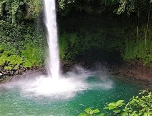 La-Fortuna-waterfall