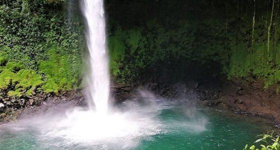 La-Fortuna-waterfall